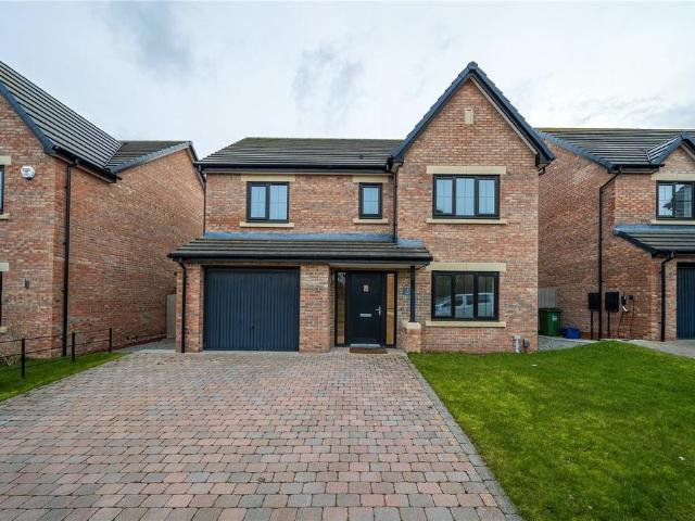 4 bedroom detached house to rent