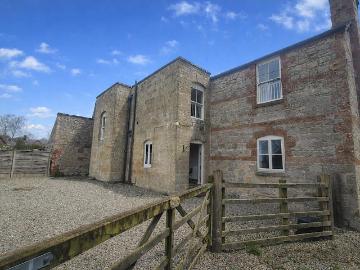 4 bedroom detached house to rent