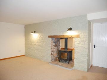 4 bedroom detached house to rent