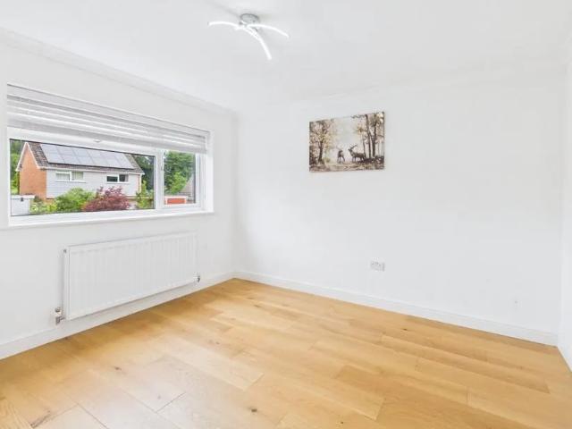 4 bedroom detached house to rent