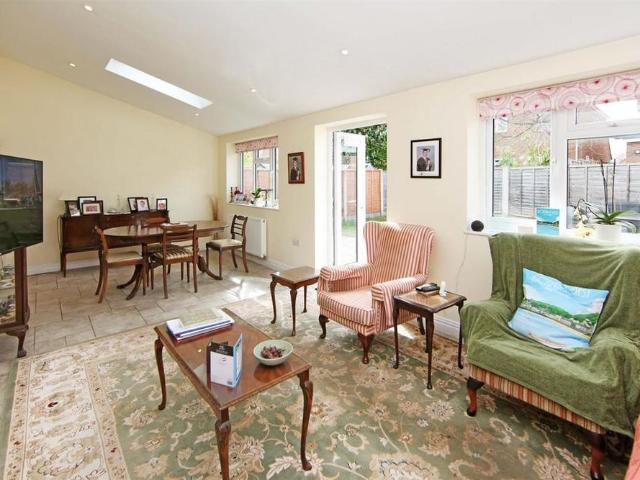 4 bedroom detached house to rent