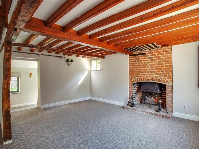 4 bedroom detached house to rent