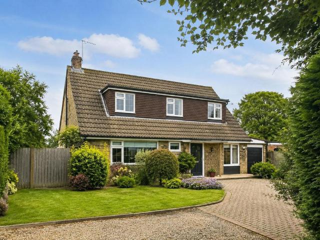 4 bedroom detached house to rent