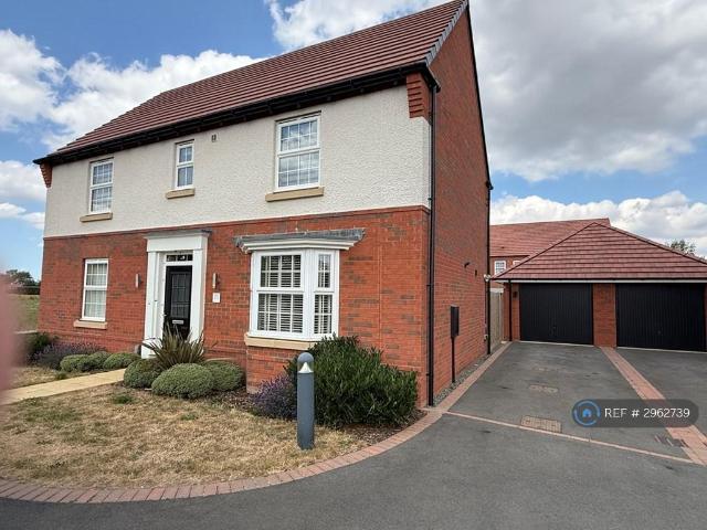 4 bedroom detached house to rent