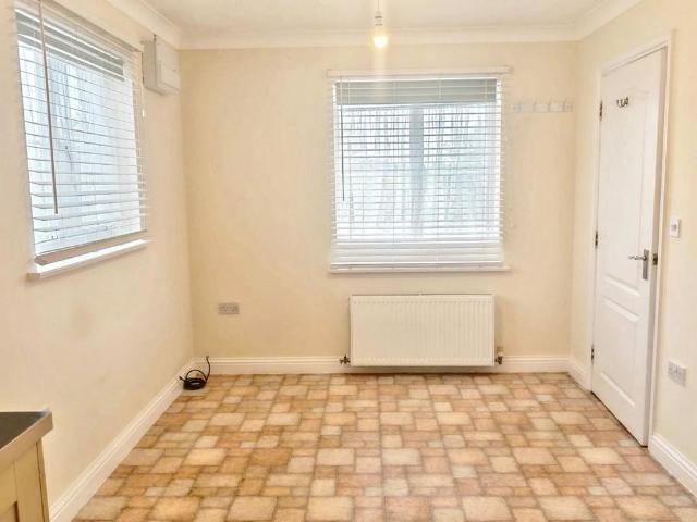 4 bedroom detached house to rent