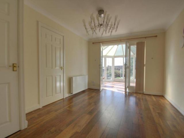 4 bedroom detached house to rent