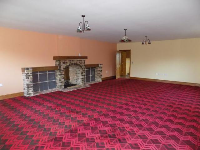 4 bedroom detached house to rent