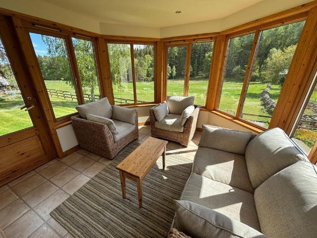 4 bedroom detached house to rent