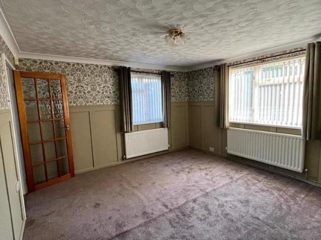 4 bedroom detached house to rent