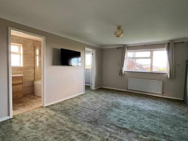 4 bedroom detached house to rent