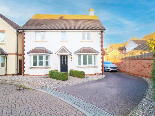 4 bedroom detached house to rent