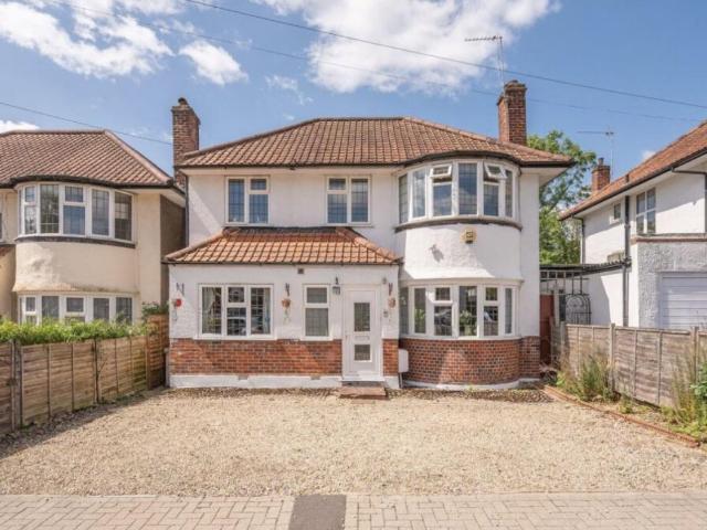 4 bedroom Detached house to rent