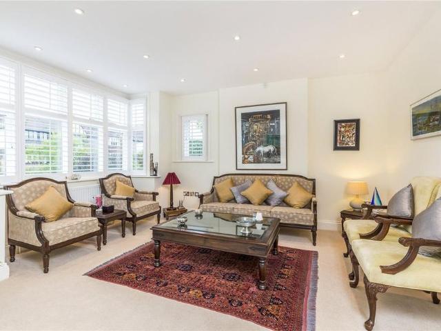 4 bedroom detached house to rent
