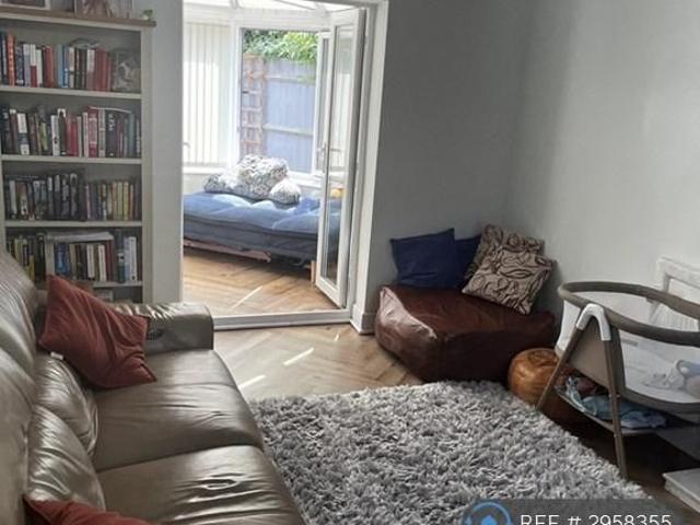 4 bedroom detached house to rent