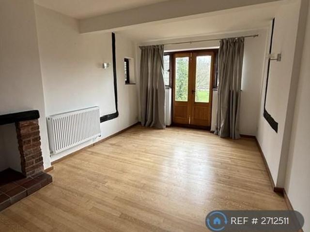 4 bedroom detached house to rent