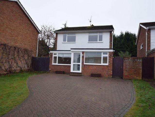 4 bedroom detached house to rent