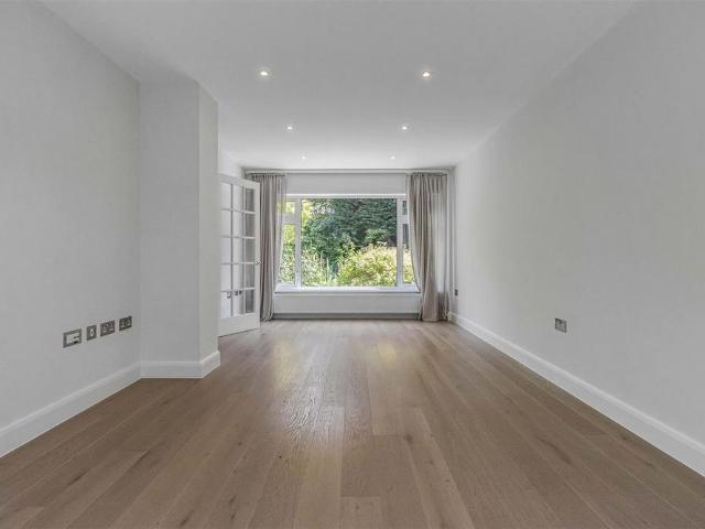 4 bedroom detached house to rent