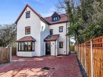 4 bedroom detached house to rent