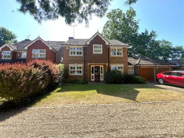 4 bedroom detached house to rent