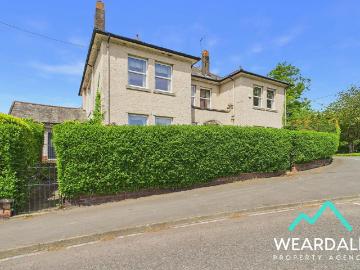 4 bedroom detached house to rent