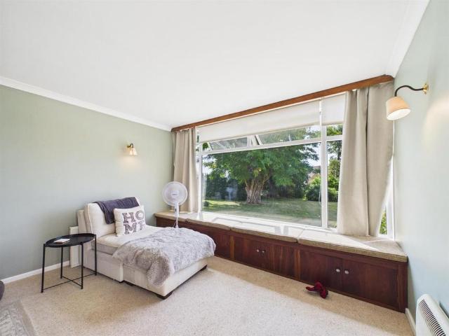 4 bedroom detached house to rent