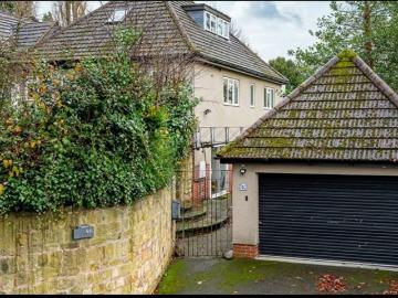 4 bedroom detached house to rent