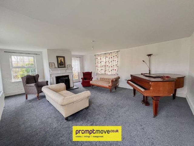 4 bedroom detached house to rent