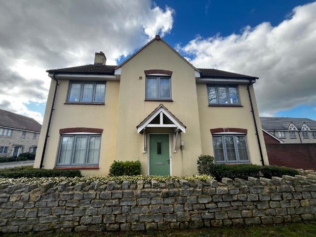4 bedroom detached house to rent