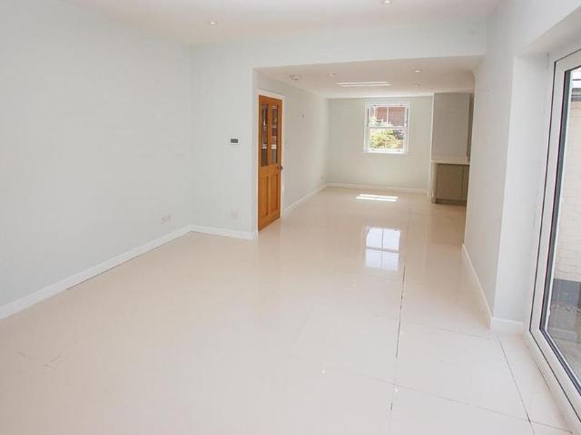 4 bedroom detached house to rent