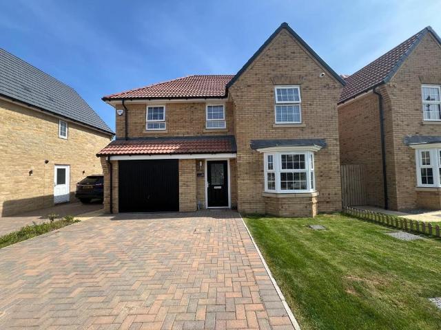4 bedroom detached house to rent