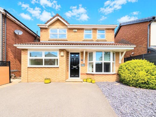 4 bedroom detached house to rent