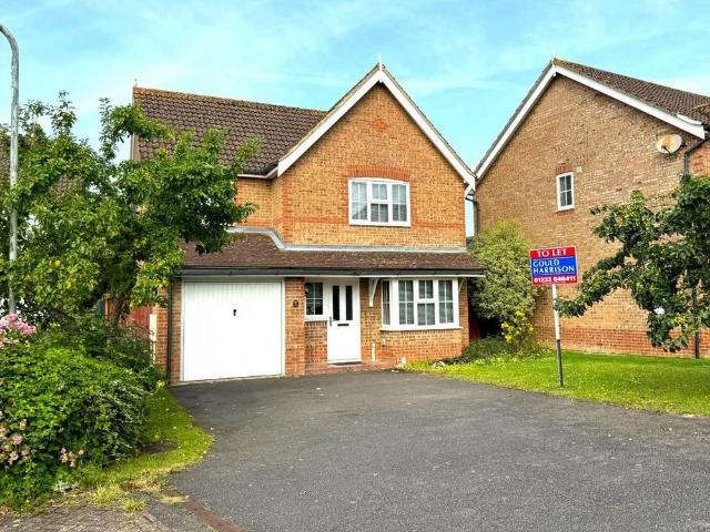 4 bedroom detached house to rent