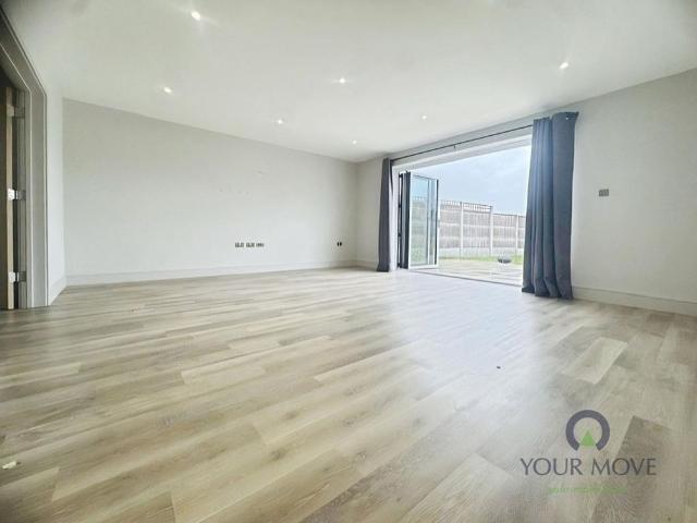 4 bedroom detached house to rent