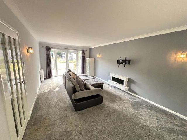 4 bedroom detached house to rent
