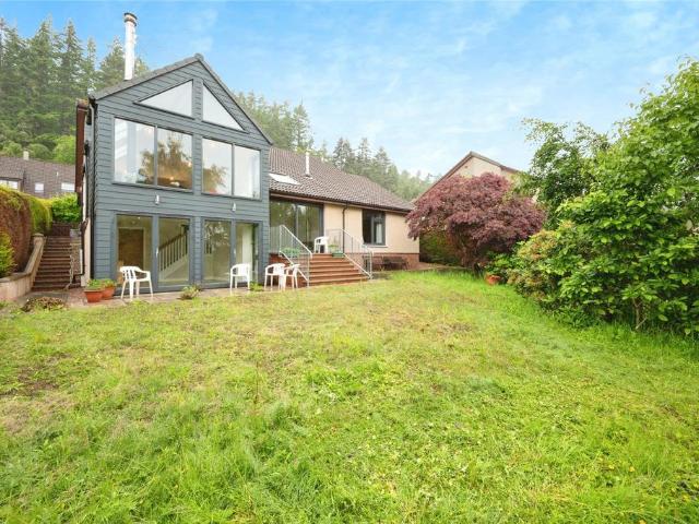 4 bedroom detached house to rent