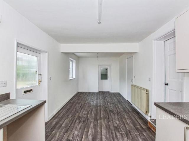 4 bedroom detached house to rent