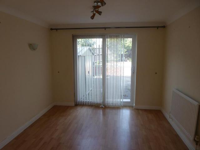 4 bedroom detached house to rent