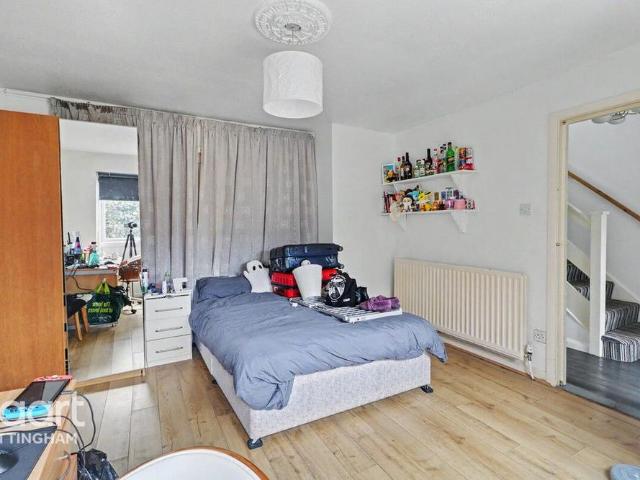 4 bedroom detached house to rent