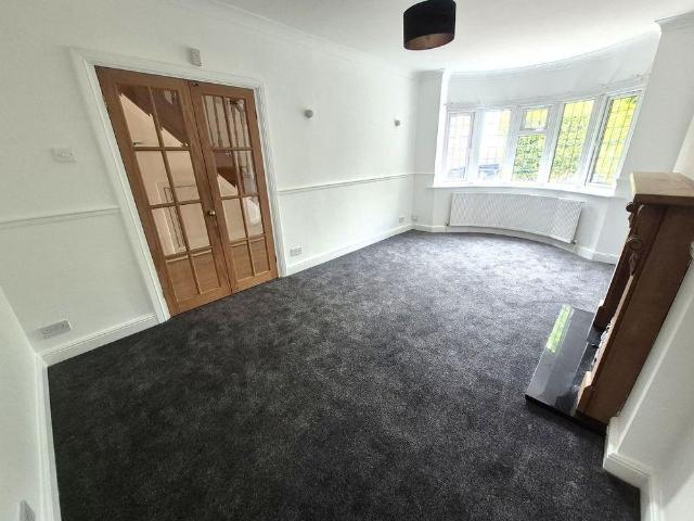 4 bedroom detached house to rent