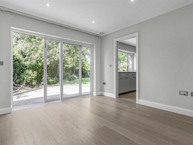 4 bedroom detached house to rent