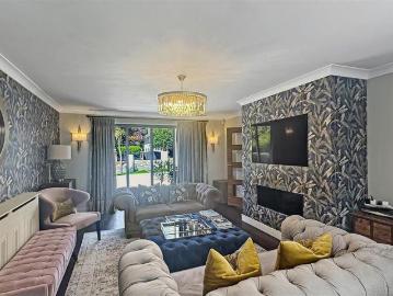 4 bedroom detached house to rent