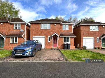4 bedroom detached house to rent