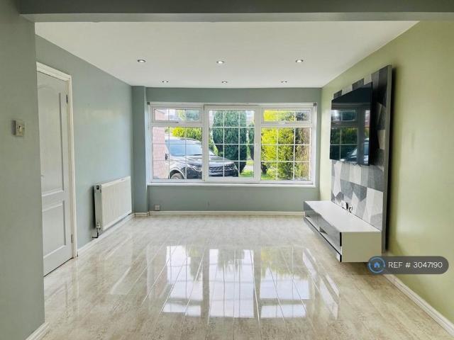 4 bedroom detached house to rent