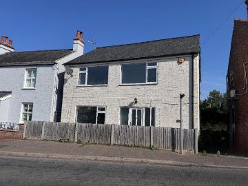 4 bedroom detached house to rent