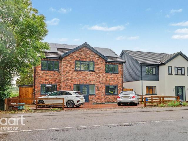 4 bedroom detached house to rent