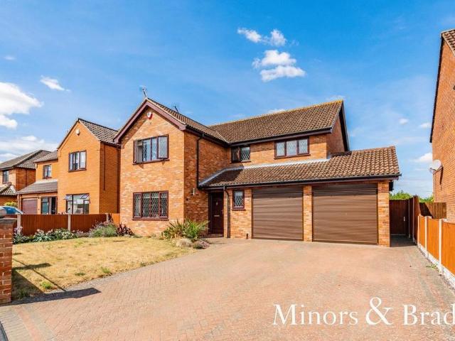 4 bedroom detached house to rent