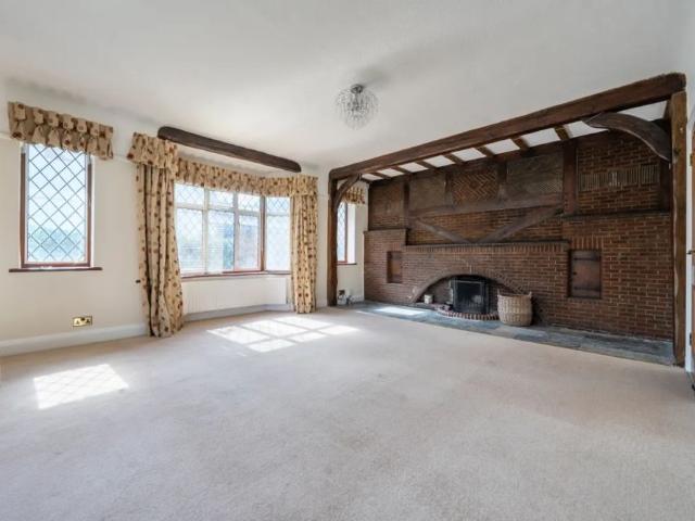 4 bedroom detached house to rent