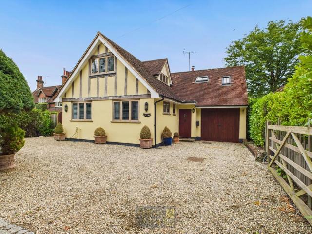 4 bedroom detached house to rent