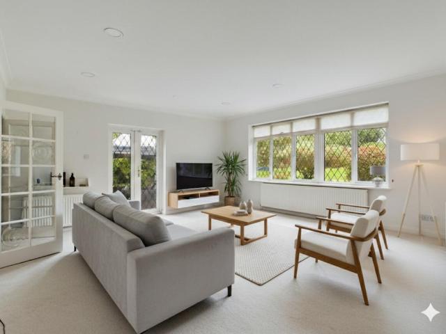4 bedroom detached house to rent