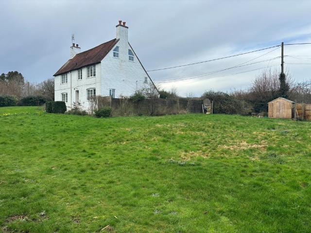 4 bedroom detached house to rent